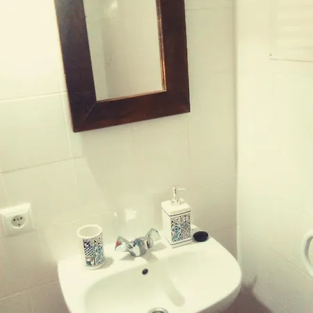 Palheiros Da Ribeira *