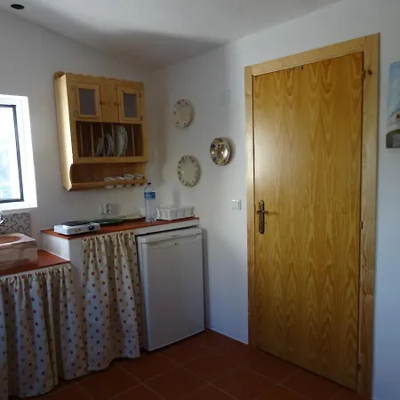 Palheiros Da Ribeira *