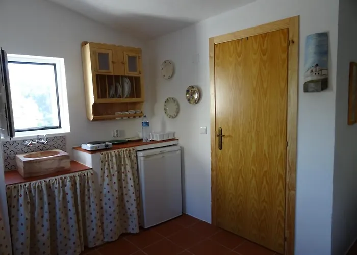 Palheiros Da Ribeira *