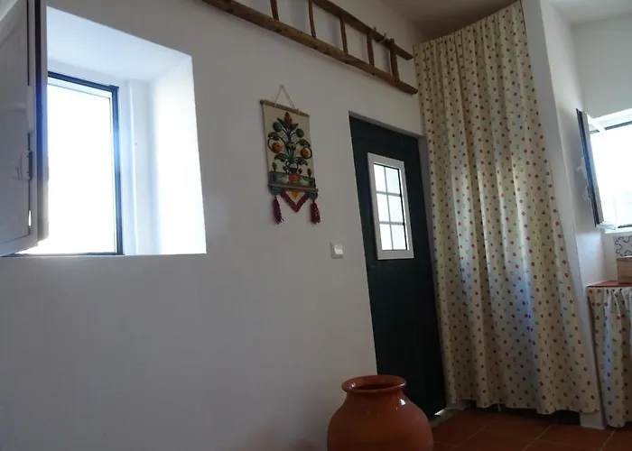 Palheiros Da Ribeira