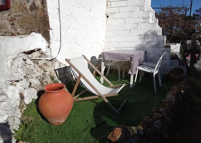 Palheiros Da Ribeira *